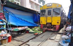mercato rotaie tailandia