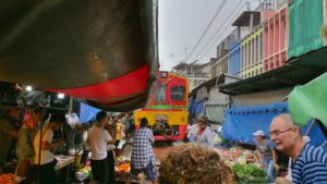 mercato treno bangkok